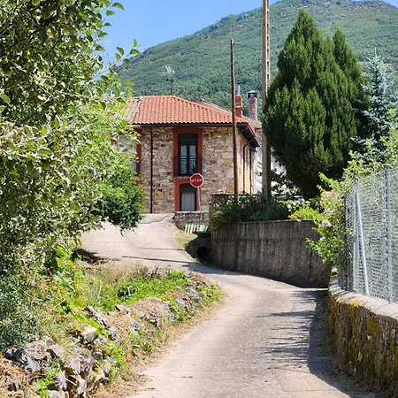 Dom wakacyjny Salome, Mora De Luna, Al Lado Del Rio Luna Vega de Caballeros