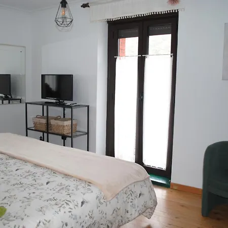 Salome, Mora De Luna, Al Lado Del Rio Luna Dom wakacyjny