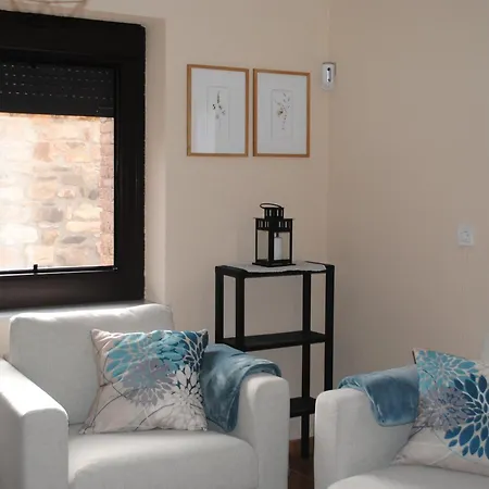 Holiday home Salome, Mora De Luna, Al Lado Del Rio Luna *