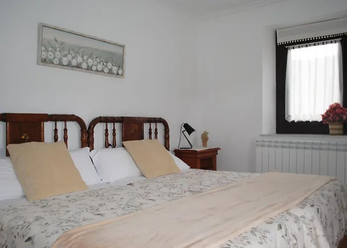 Salome, Mora De Luna, Al Lado Del Rio Luna