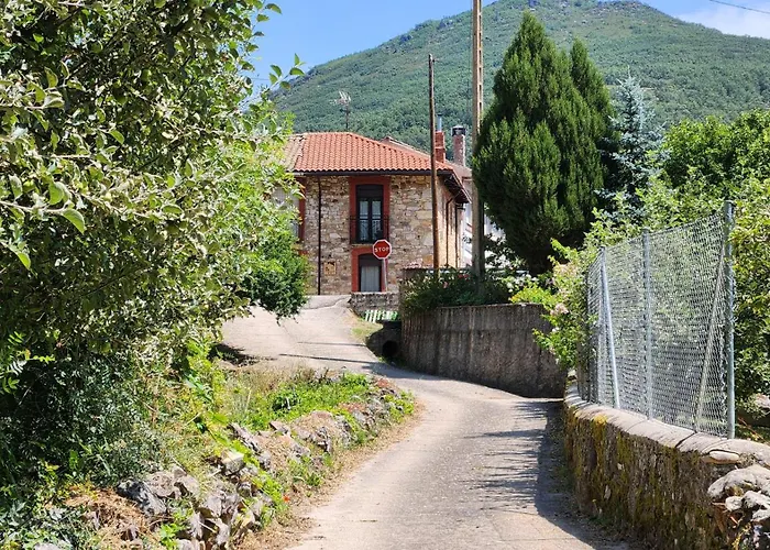 בית נופש Salome, Mora De Luna, Al Lado Del Rio Luna Vega de Caballeros