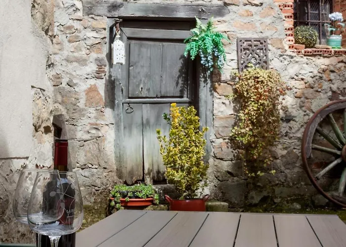 Salome, Mora De Luna, Al Lado Del Rio Luna