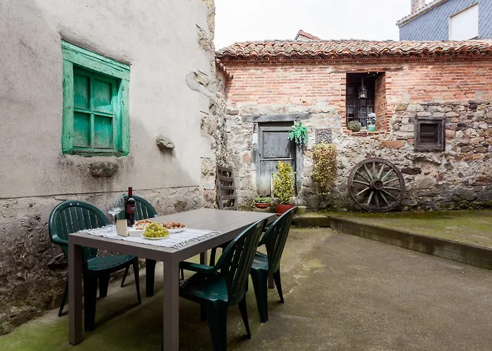 Salome, Mora De Luna, Al Lado Del Rio Luna *