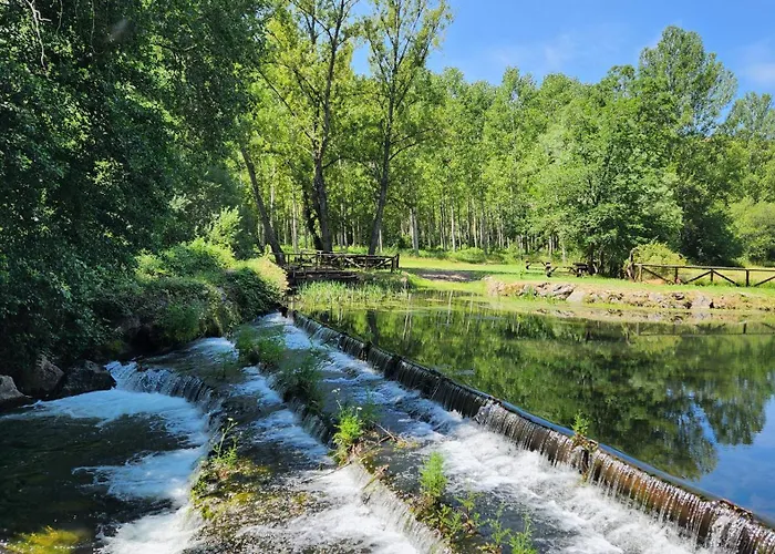 Salome, Mora De Luna, Al Lado Del Rio Luna Vega de Caballeros