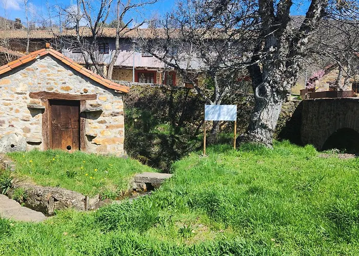 Salome, Mora De Luna, Al Lado Del Rio Luna